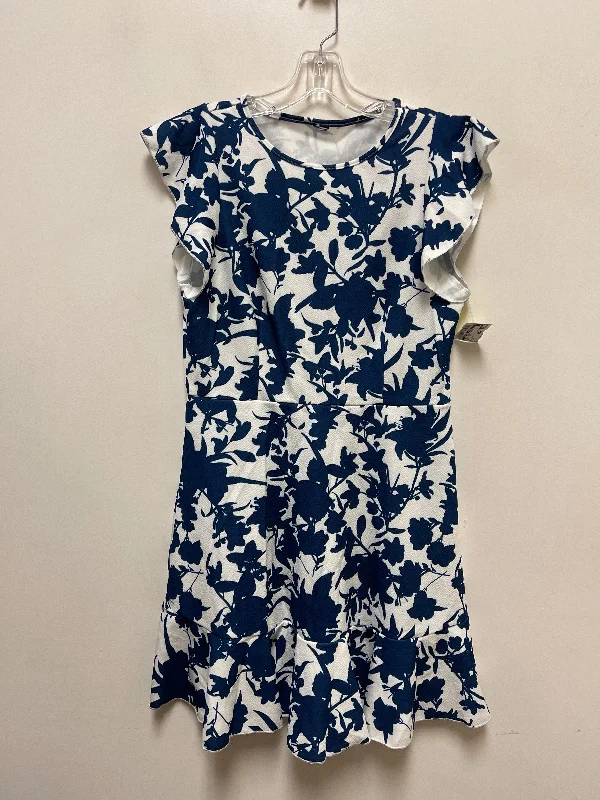 Dress Casual Short By Clothes Mentor In Blue & White, Size: S