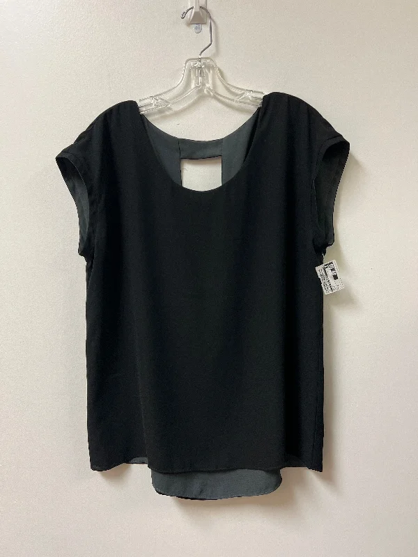 Top Short Sleeve By Clothes Mentor In Black, Size: M