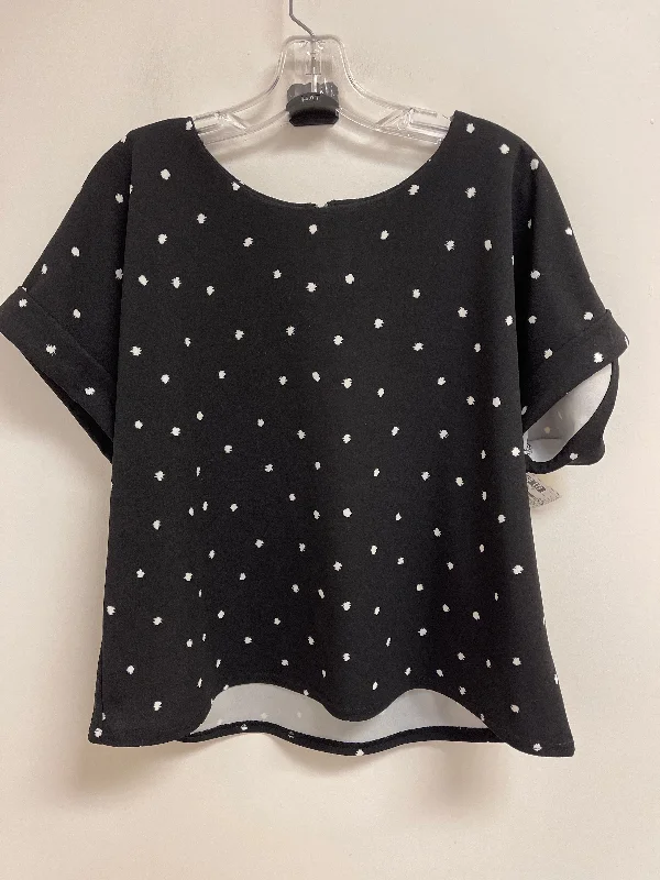 Top Short Sleeve By Melloday In Black, Size: L