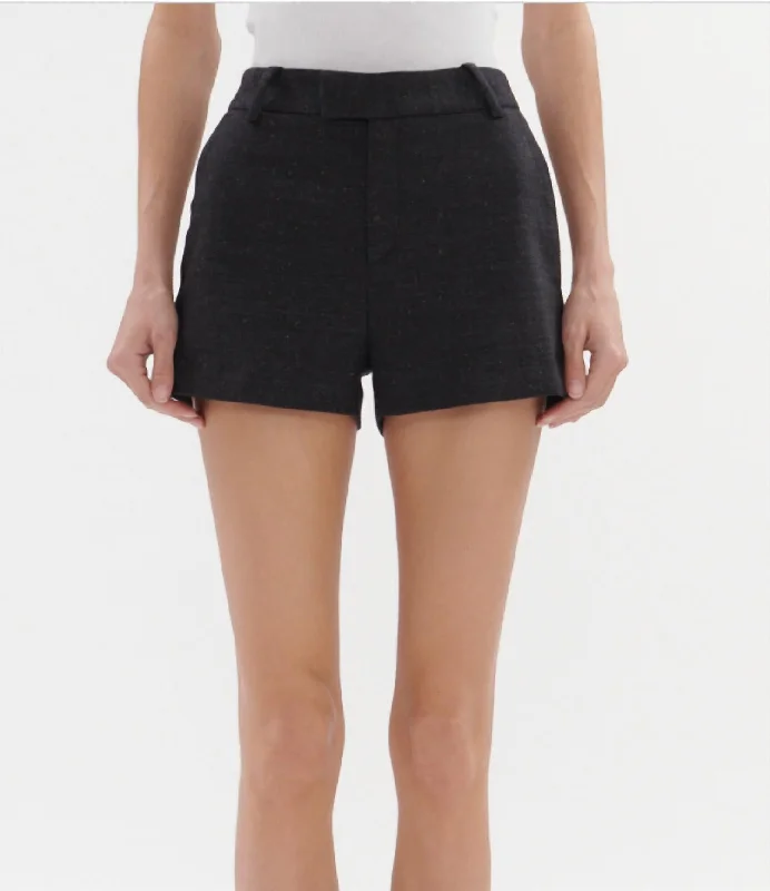 Donya Shorts In Black