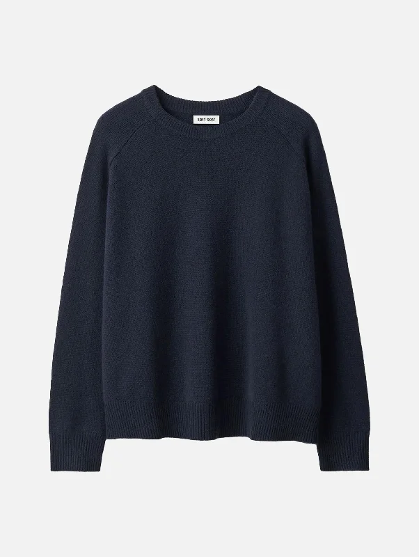 Boyfriend O-Neck Cashmere Sweater in Navy